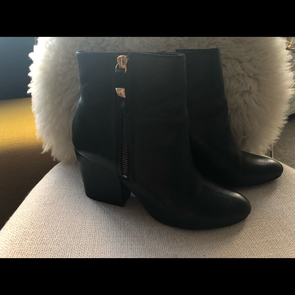 Kate Spade Leather Booties W. Gold Zip Detail